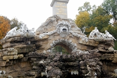 Schlosspark_Schönbrunn_Obeliskbrunnen_3.JPG